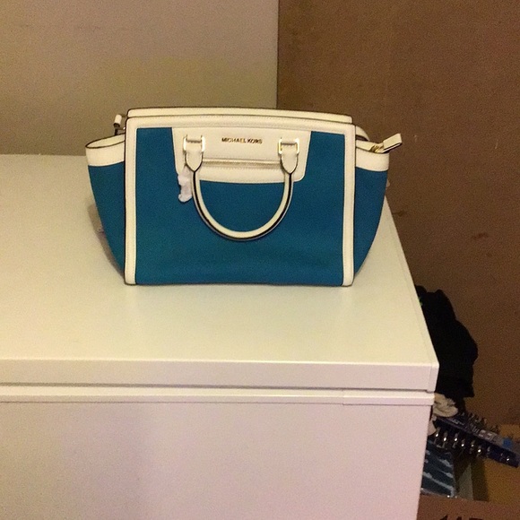 LIKE NEW MICHAEL KORS SATCHEL - Picture 1 of 11